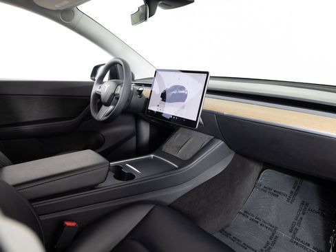 Used 2022 Tesla Model Y Performance AWD/4WD image 26