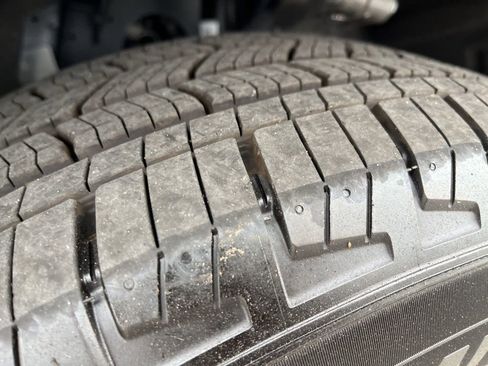 Used 2025 Jeep Grand Cherokee Laredo X image 10