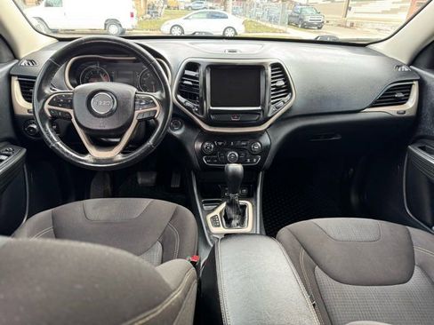 Used 2016 Jeep Cherokee Latitude w/ Cold Weather Group image 22