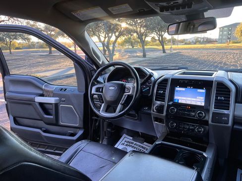 Used 2018 Ford F250 Lariat w/ Lariat Ultimate Package AWD/4WD image 38