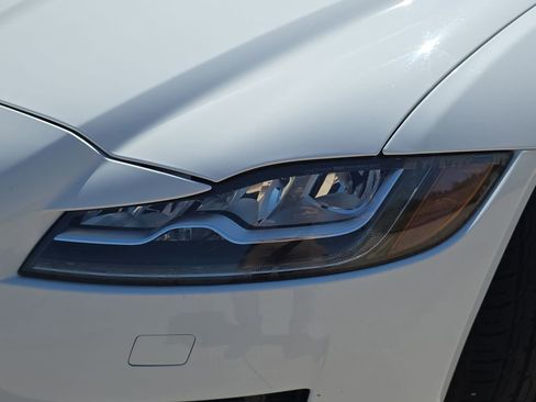 Used 2017 Jaguar XF Prestige RWD image 31