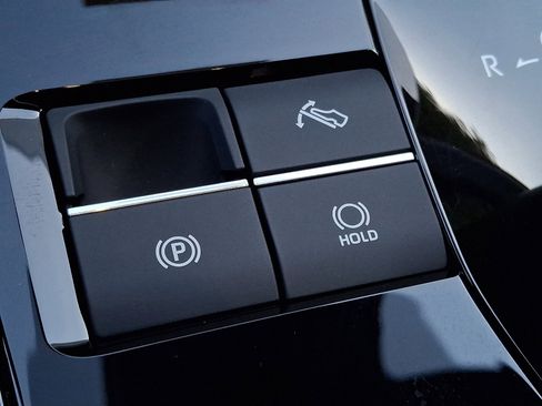 Certified 2025 Toyota bZ4X FWD image 25