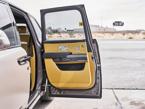 Used 2026 Rolls-Royce Cullinan Black Badge AWD/4WD image 30