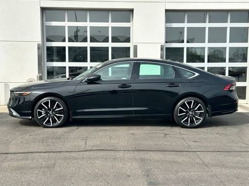 Used 2024 Honda Accord Touring image 3