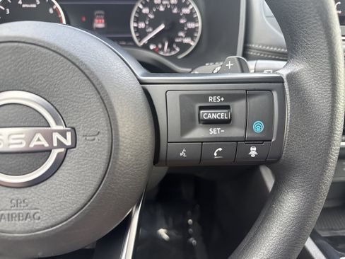 Used 2024 Nissan Rogue SV FWD image 22