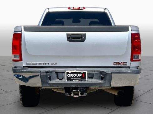 Used 2014 GMC Sierra 2500 SLT w/ Suspension Package, Off-Road AWD/4WD image 4
