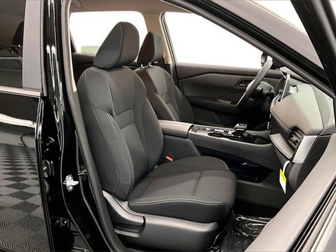 New 2025 Nissan Rogue S image 33