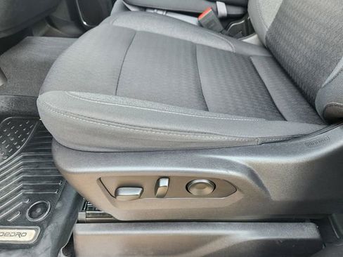 Used 2023 Chevrolet Silverado 1500 LT AWD/4WD image 22