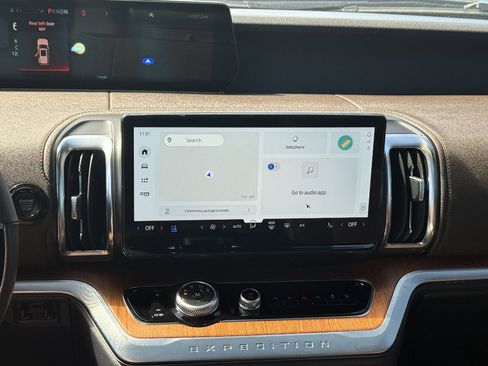 Used 2025 Ford Expedition King Ranch image 22