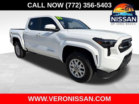 Used 2025 Toyota Tacoma SR5 w/ SR5 Upgrade Package AWD/4WD image 1