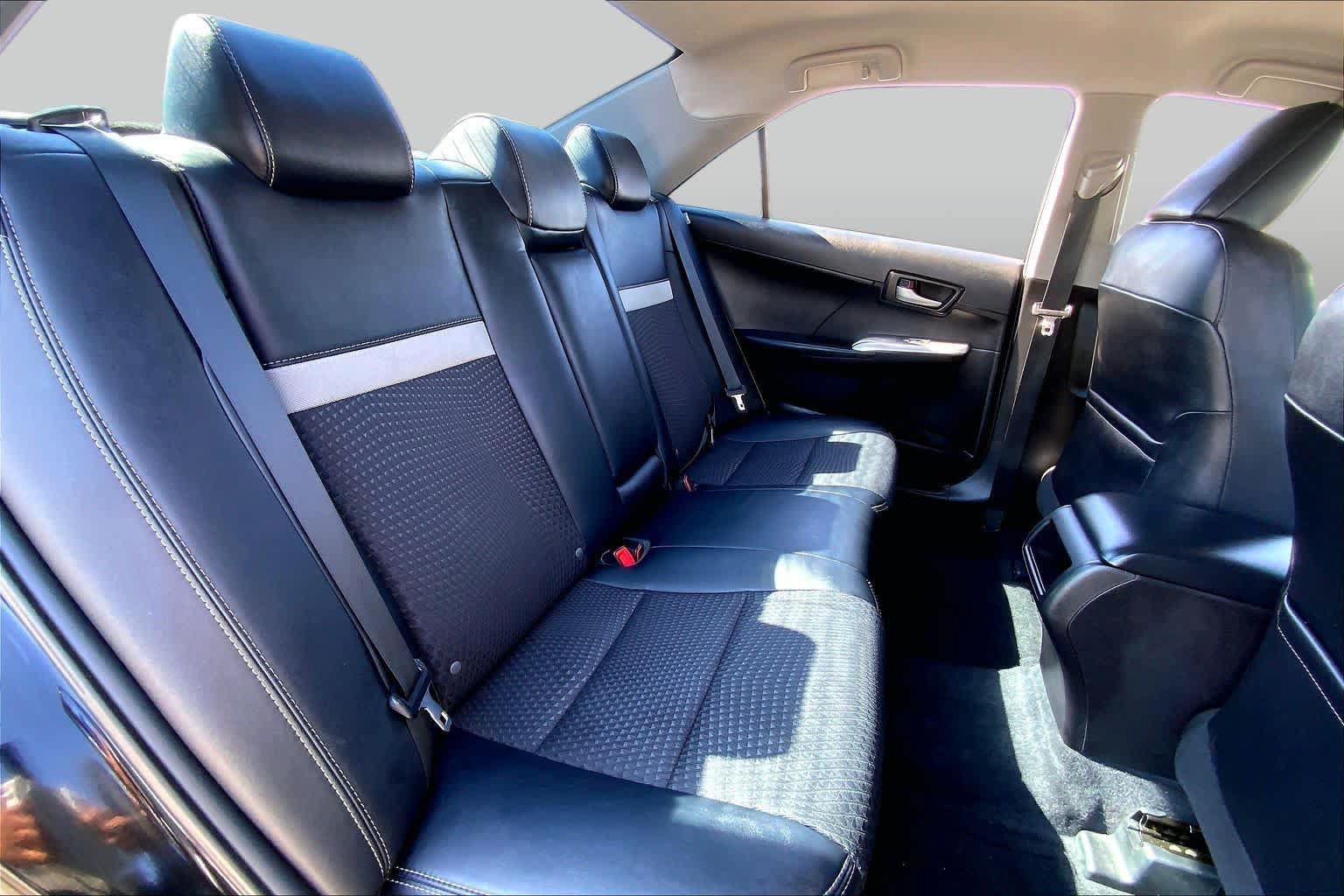 Used 2014 Toyota Camry SE FWD image 18