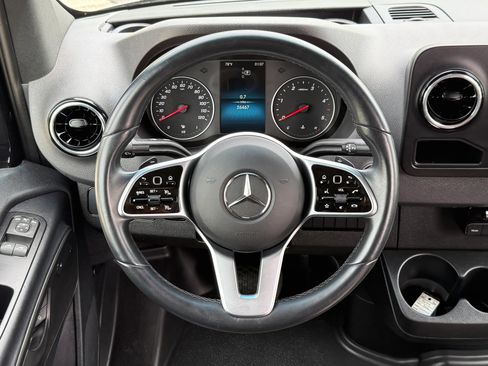 Used 2024 Mercedes-Benz Sprinter 2500 image 14