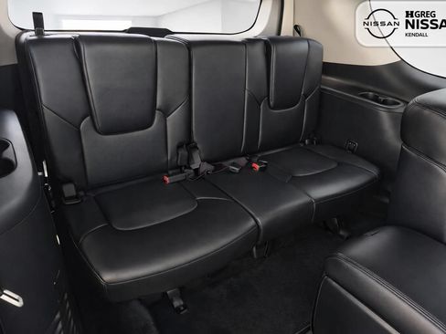Used 2021 Nissan Armada SL w/ Captain's Chairs Package AWD/4WD image 13