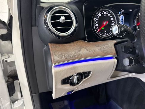 Used 2017 Mercedes-Benz E 400 4MATIC Wagon image 29