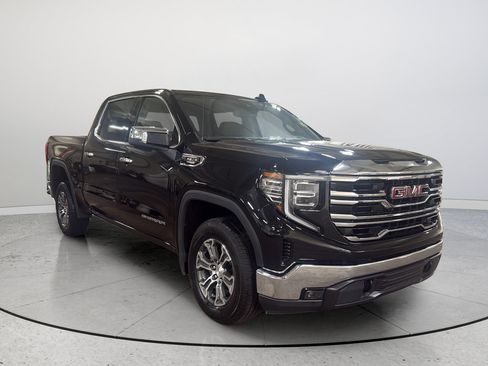 Used 2025 GMC Sierra 1500 SLT RWD image 1