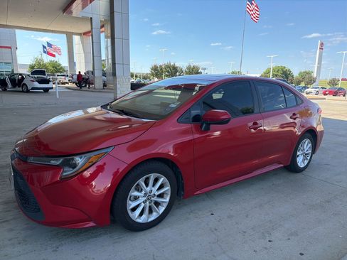 Used 2020 Toyota Corolla LE w/ LE Premium Package FWD image 1