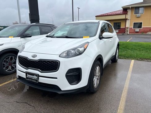 Used 2017 Kia Sportage LX image 3