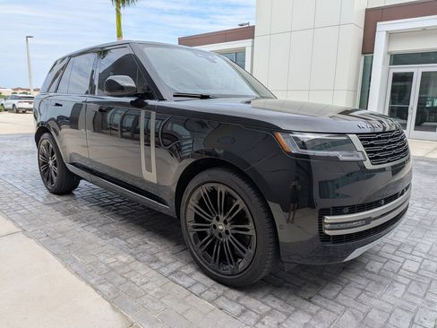 Certified 2025 Land Rover Range Rover SE AWD/4WD image 4