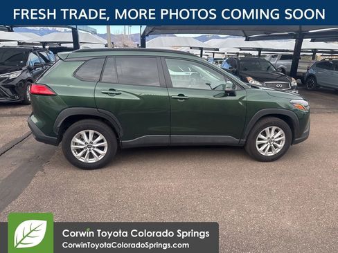 Used 2024 Toyota Corolla Cross LE image 9