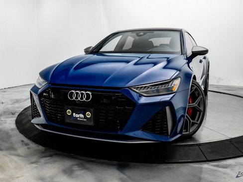 Used 2024 Audi RS 7 Performance w/ Executive Package image 3