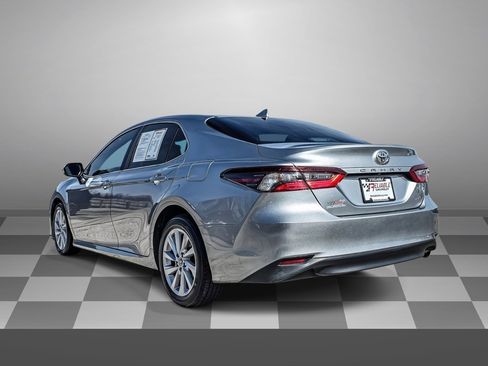 Used 2024 Toyota Camry LE image 4