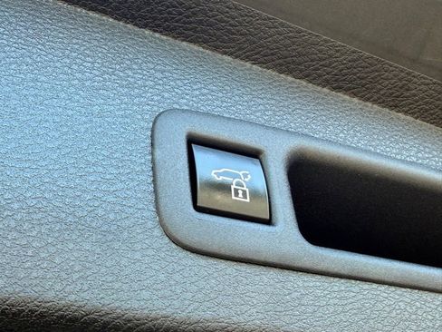 Used 2025 Toyota Sienna XLE w/ XLE Plus Package AWD/4WD image 22