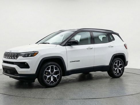 Used 2025 Jeep Compass Limited AWD/4WD image 3