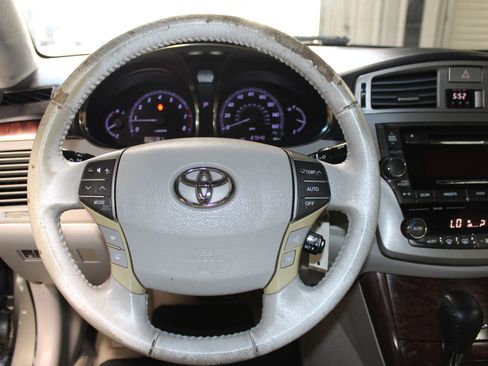 Used 2011 Toyota Avalon FWD image 10