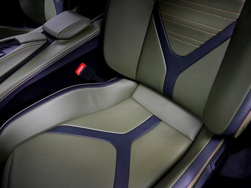 Used 2025 Lamborghini Revuelto AWD/4WD image 15