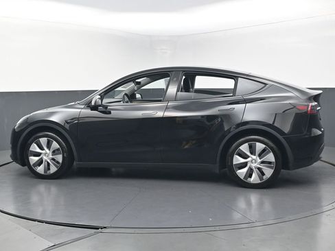 Used 2024 Tesla Model Y Long Range AWD/4WD image 7