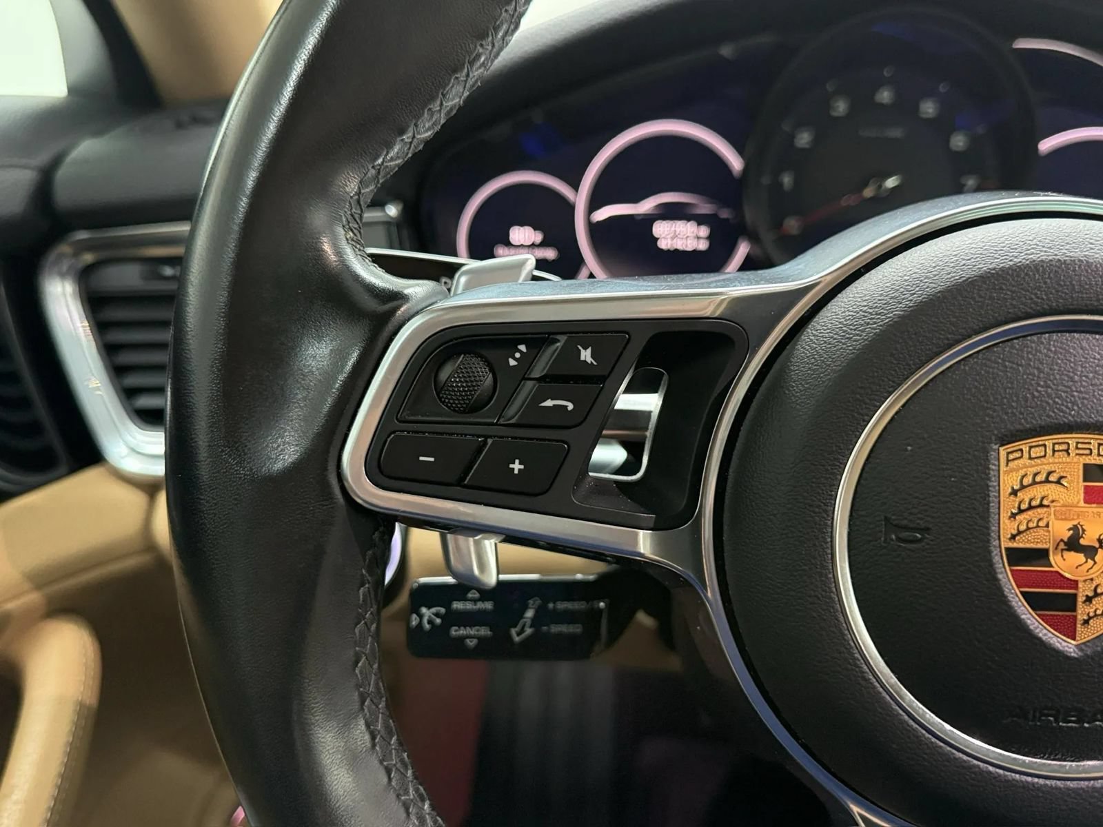Used 2018 Porsche Panamera RWD image 33