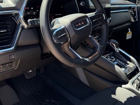 New 2026 GMC Canyon Elevation image 9