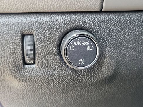 Used 2018 Chevrolet Colorado W/T w/ Custom Special Edition image 15