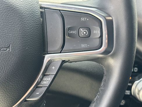 Used 2024 RAM 1500 Laramie AWD/4WD image 27