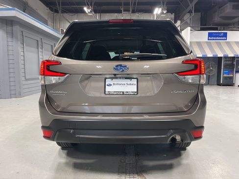 Used 2023 Subaru Forester Premium image 6