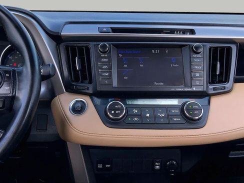 Used 2018 Toyota RAV4 XLE FWD image 7