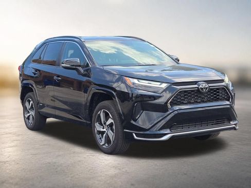 Used 2025 Toyota RAV4 SE AWD/4WD image 4