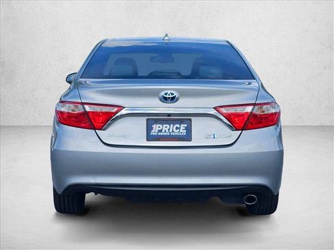 Used 2017 Toyota Camry XLE w/ Moonroof Package FWD image 7