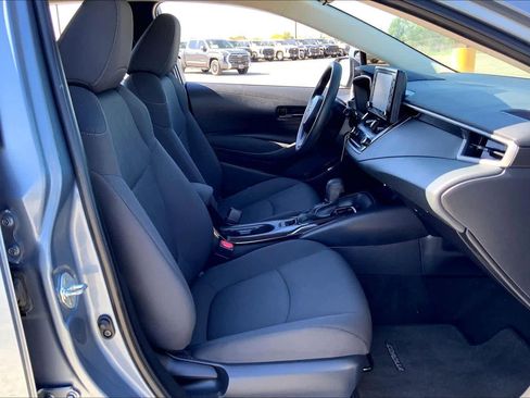 Used 2022 Toyota Corolla LE image 9