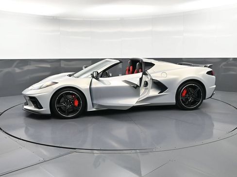 Used 2022 Chevrolet Corvette Stingray Preferred Cpe w/ Z51 Performance Package RWD image 37