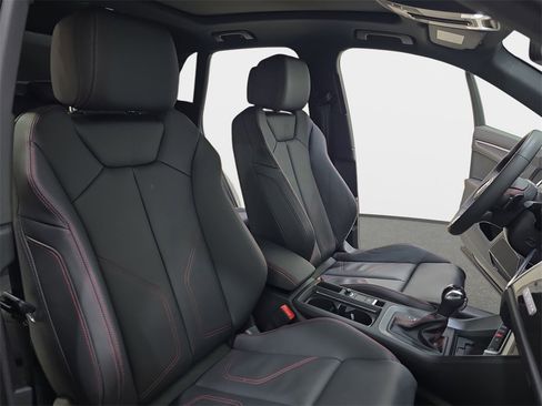 Used 2025 Audi Q3 2.0T Premium Plus w/ Premium Plus Package image 12