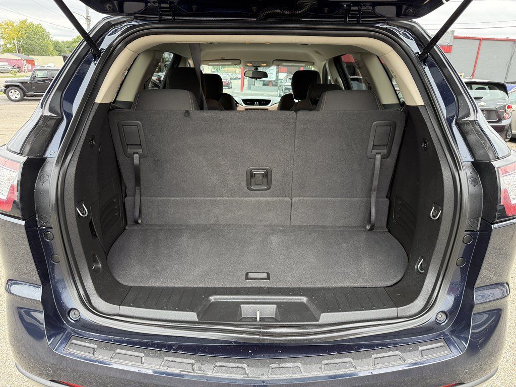 Used 2017 Chevrolet Traverse LT w/ Style and Technology Package AWD/4WD image 17