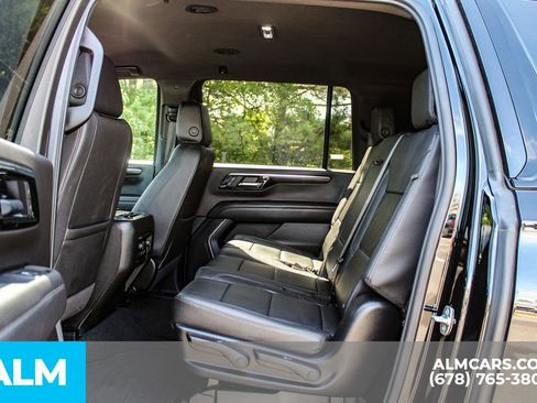 Used 2025 Chevrolet Suburban Z71 AWD/4WD image 17