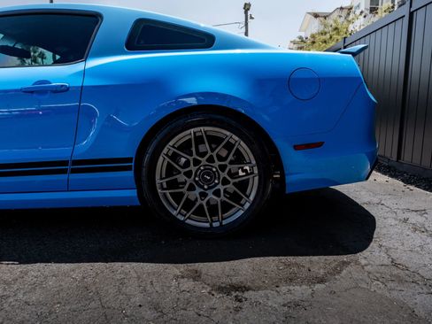 Used 2013 Ford Mustang Shelby GT500 RWD image 33
