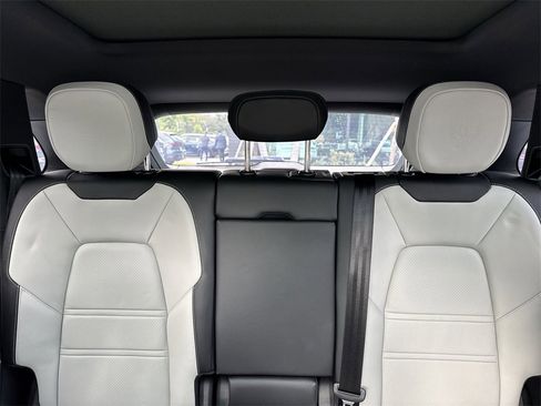 Used 2024 Porsche Cayenne S image 19