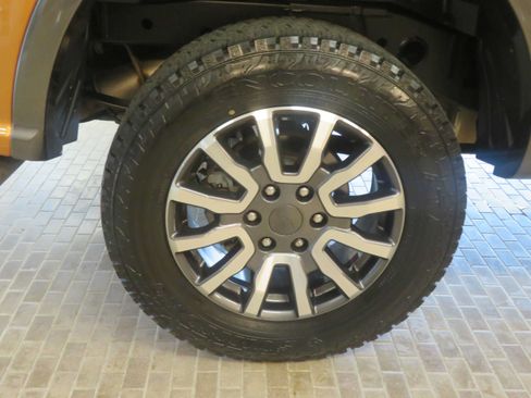 Used 2019 Ford Ranger XLT w/ Equipment Group 302A Luxury AWD/4WD image 9