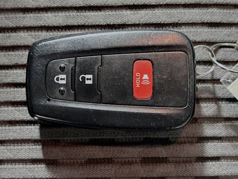 Used 2024 Toyota 4Runner SR5 AWD/4WD image 36