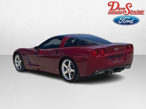 Used 2006 Chevrolet Corvette Coupe w/ Preferred Equipment Group RWD image 9