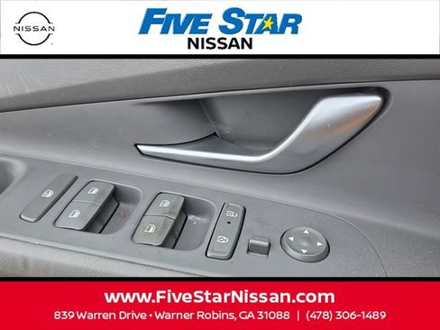Used 2024 Hyundai Elantra SEL FWD image 27