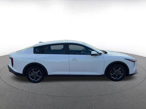 Used 2025 Kia K4 LXS image 16